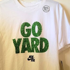 Nike Men's Small Graphic White Tshirt